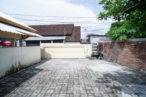 Hostal Koolkost At Jalan Ra Kartini Lombok - Minimum Stay 30 Nights
