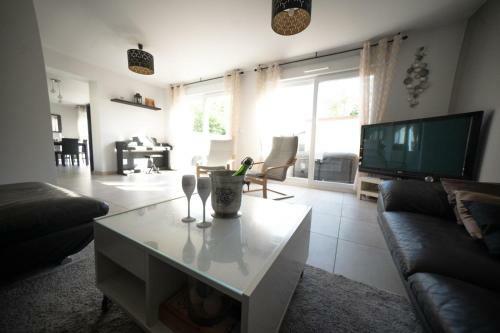 Villa Champenoise Yourhosthelper