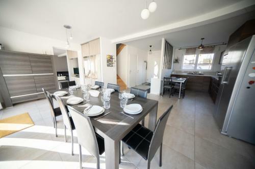Villa Champenoise Yourhosthelper