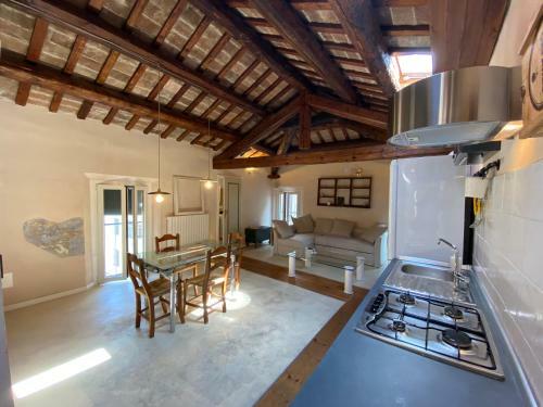 Apartamento Incastrum - La Soffitta In Centro