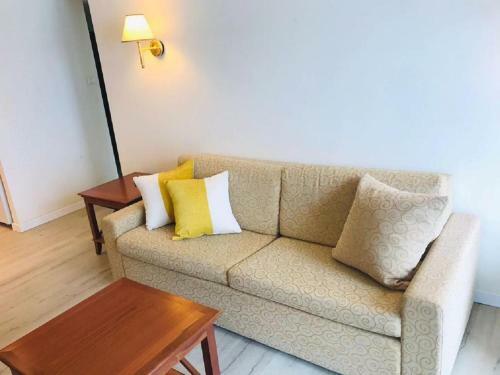 Apartamento Beautiful Beach Home + Sea View Balcony!