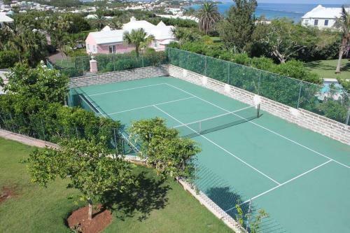 Romantic,walk To Beach,pool,tennis,mod1 B/room Apt