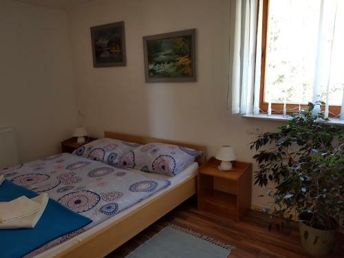 Hostal Vaznik Farm House Apartments