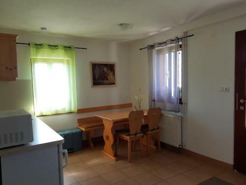 Hostal Vaznik Farm House Apartments