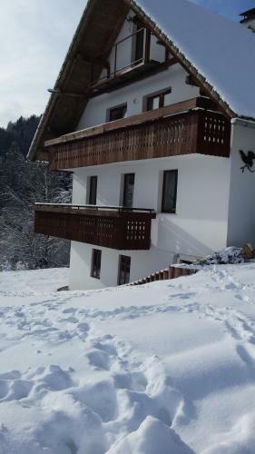 Hostal Vaznik Farm House Apartments