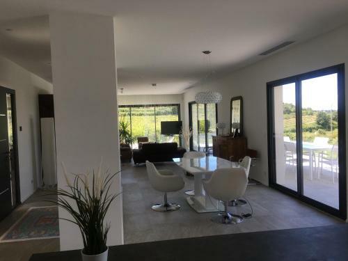 Villa L� M�sange Avec Vue Panoramique