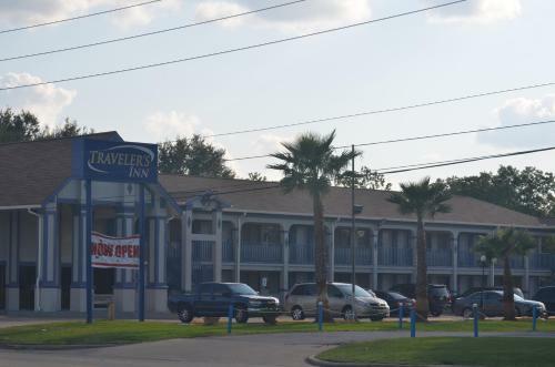 Motel Travelers Inn & Suites