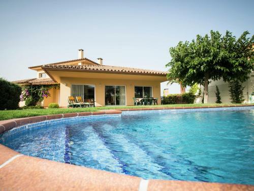 Modern Villa In Les Corts With Pool