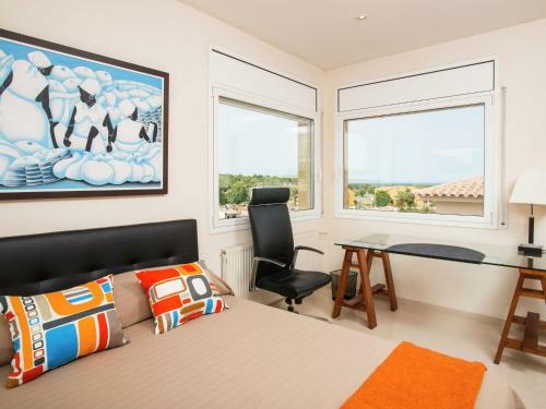 Modern Villa In Les Corts With Pool