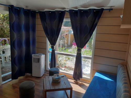 Le Bungalow Ensoleill� � Mandelieu La Napoule