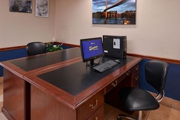 Hotel New Victorian Inn & Suites Omaha