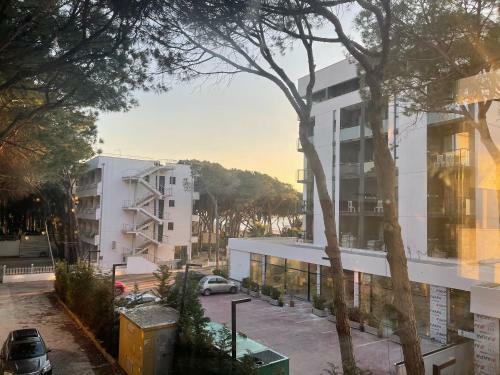 M&j Apartments ?sunset?