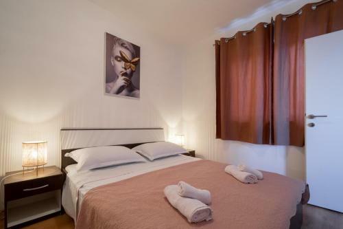 Beautiful Seaside Holiday Home Neda