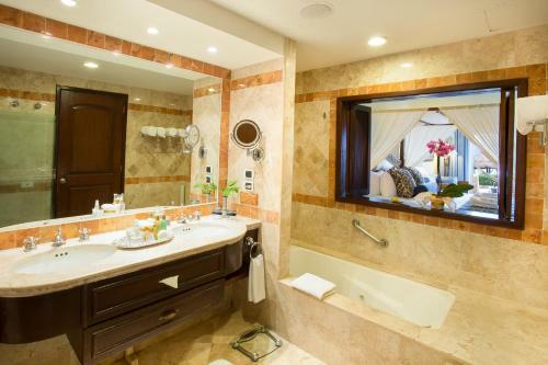 Hotel Secrets Capri Riviera Cancun All Inclusive -adults Only