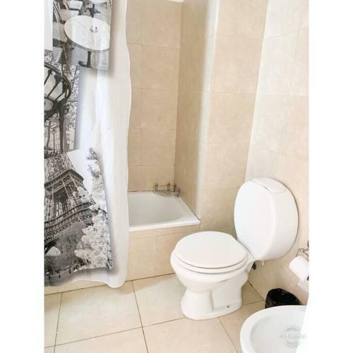 Apartamento Departamento Amueblado, Zona Centro Con Cochera.