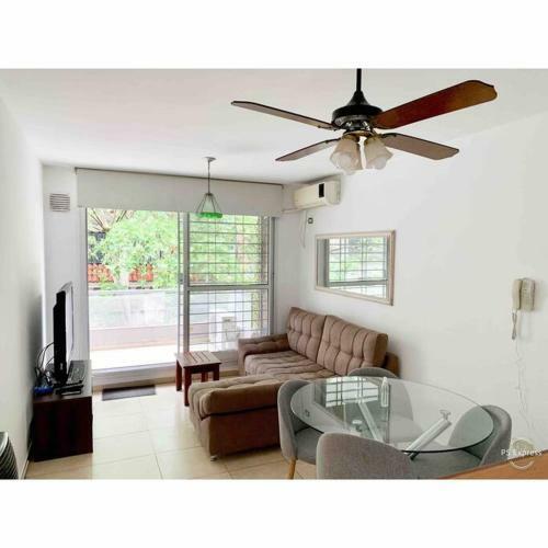 Apartamento Departamento Amueblado, Zona Centro Con Cochera.
