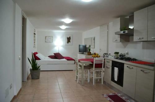 Apartamento Little Red Cocoon - Monolocale A Cinque Minuti Dal Mare