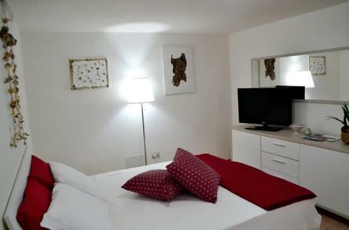 Apartamento Little Red Cocoon - Monolocale A Cinque Minuti Dal Mare