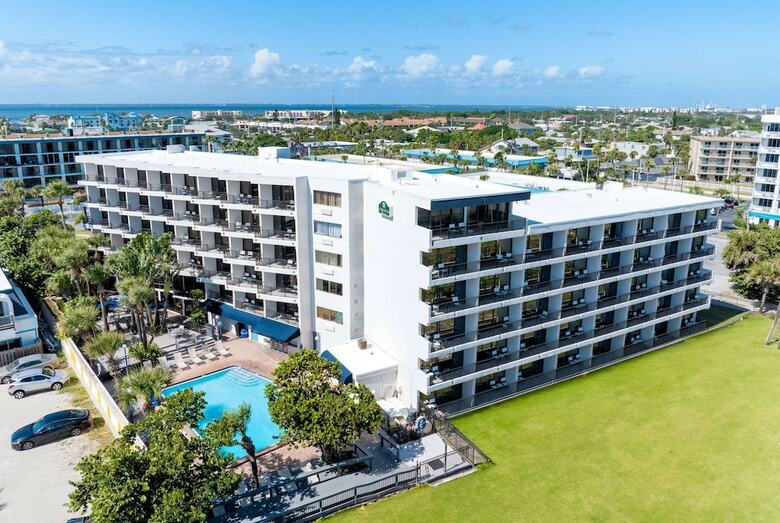 Hotel La Quinta Inn & Suites Cocoa Beach Oceanfront