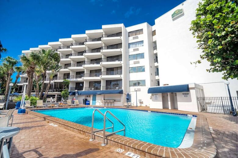 Hotel La Quinta Inn & Suites Cocoa Beach Oceanfront