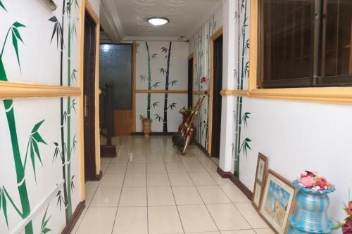 Airport Side Hotel
