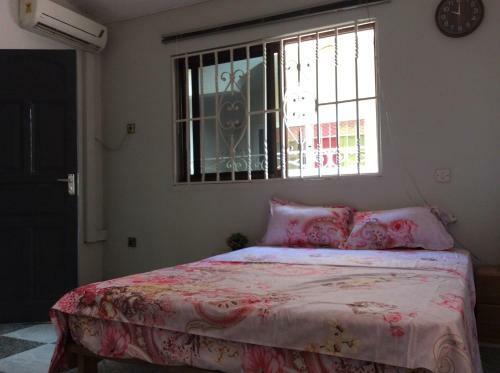 Hostal East Airport Suite 2