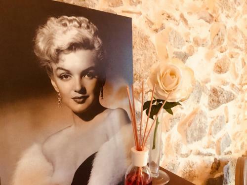 Hostal Perla Del Borgo Bed And Breakfast