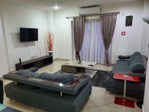 Fully Serviced Furnished 2 Bedroom Apartment