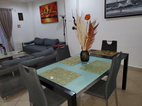 Fully Serviced Furnished 2 Bedroom Apartment