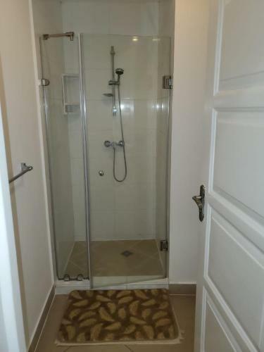 Fully Serviced Furnished 2 Bedroom Apartment