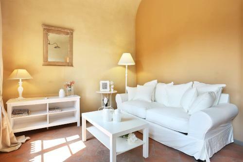 Tuscania Apartments