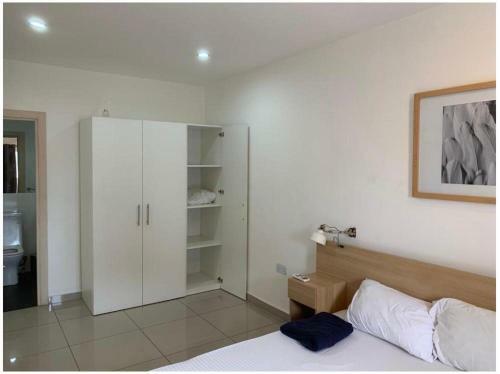 Furnished 2 Bedroom Apartment
