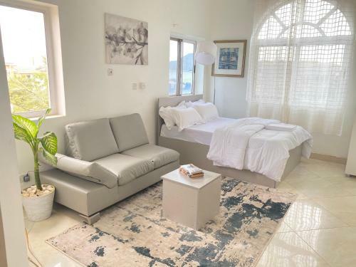 Urban Furnished Studio Apartment With A Pool