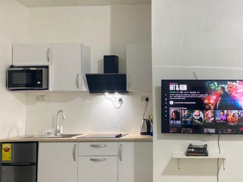 Urban Furnished Studio Apartment With A Pool