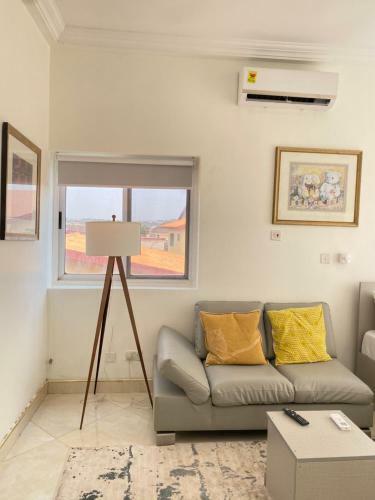 Urban Furnished Studio Apartment With A Pool