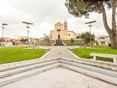 Rustic Villa In Santa Giusta With Garden