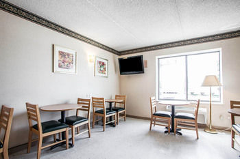 Hotel Rodeway Inn & Suites Milwaukee