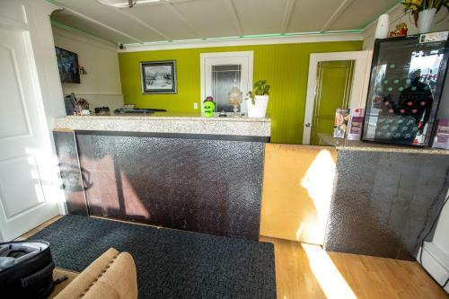 Camrose Motel