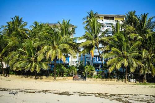 Apartamento Rosy Sea Front Beach Condo
