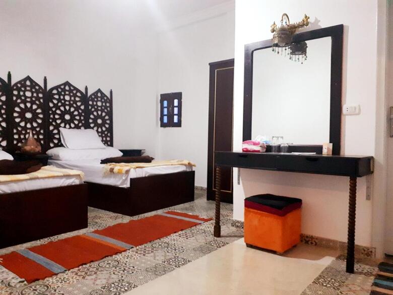 Hostal Arabian Nights Pyramids Guesthouse