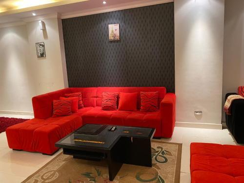 Modern Design & Large Apartment In Front Of Giza Pyramids