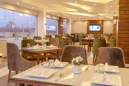 Nine Pyramids View Hotel