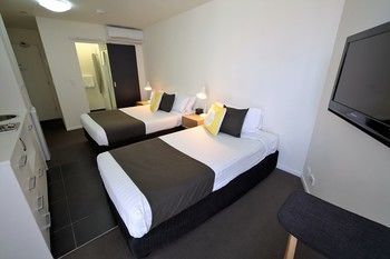 Aparthotel City Edge North Melbourne Apartment Hotel