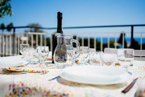 Tre Ponti Panoramic Seaview Apartment