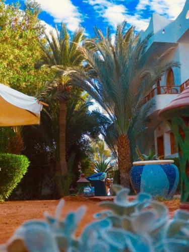 Hotel New Happy Land