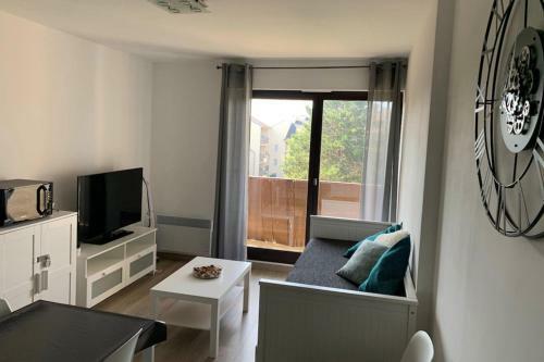 Nice Bright Apartment With Balcony