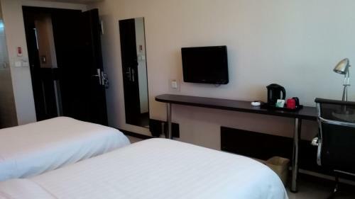 Fairyland Hotel Dongfeng Plaza