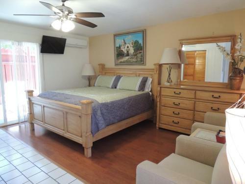 Bed & Breakfast Casa Larrea Inn