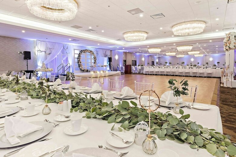 Coast Plaza Hotel And Conference Center