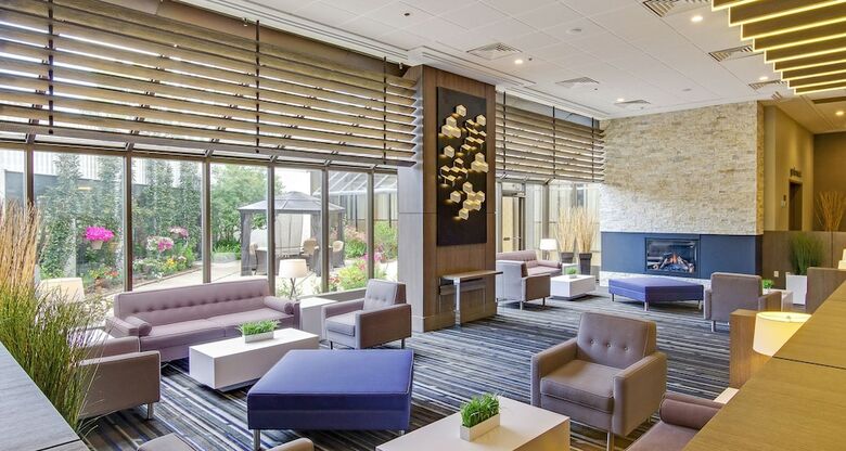 Coast Plaza Hotel And Conference Center